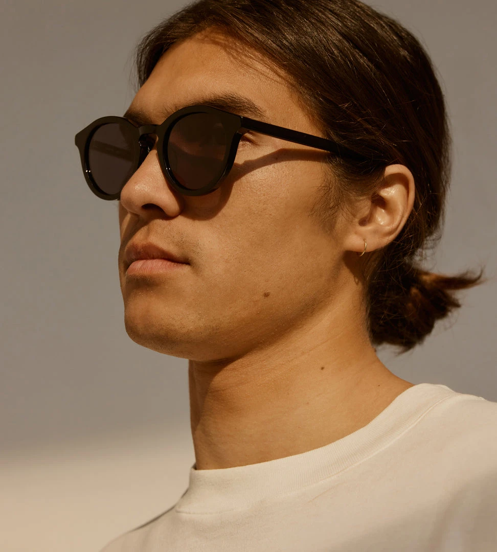 Assembly Label | Round Sunglasses | Frame 06