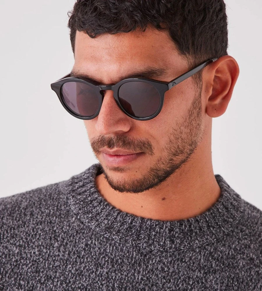 Assembly Label | Round Sunglasses | Frame 06