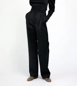 Benjamin Alexander | Konrad Pant | Satin