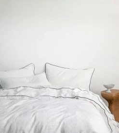 Cultiver | Linen Duvet Cover Set | White / Navy Piped Homewares