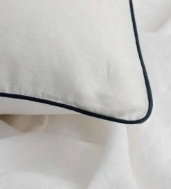Cultiver | Linen Pillowcase Pair | White / Navy Piped