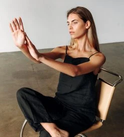 Des Sen | Sevilla Top | Midnight Black Fashion + Beauty