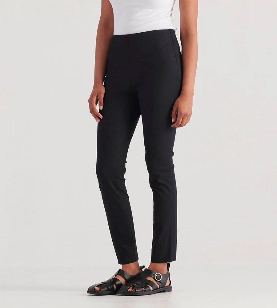 Fashion + Beauty Elka Collective | Cassia Pant | Black