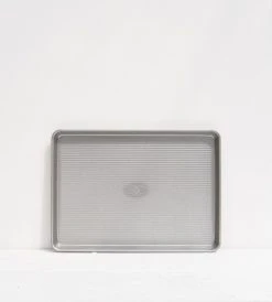 USA Pan | Half Sheet | 17.25 X 12.25 X 1" (43.8 X 31.1 X 2.5cm)