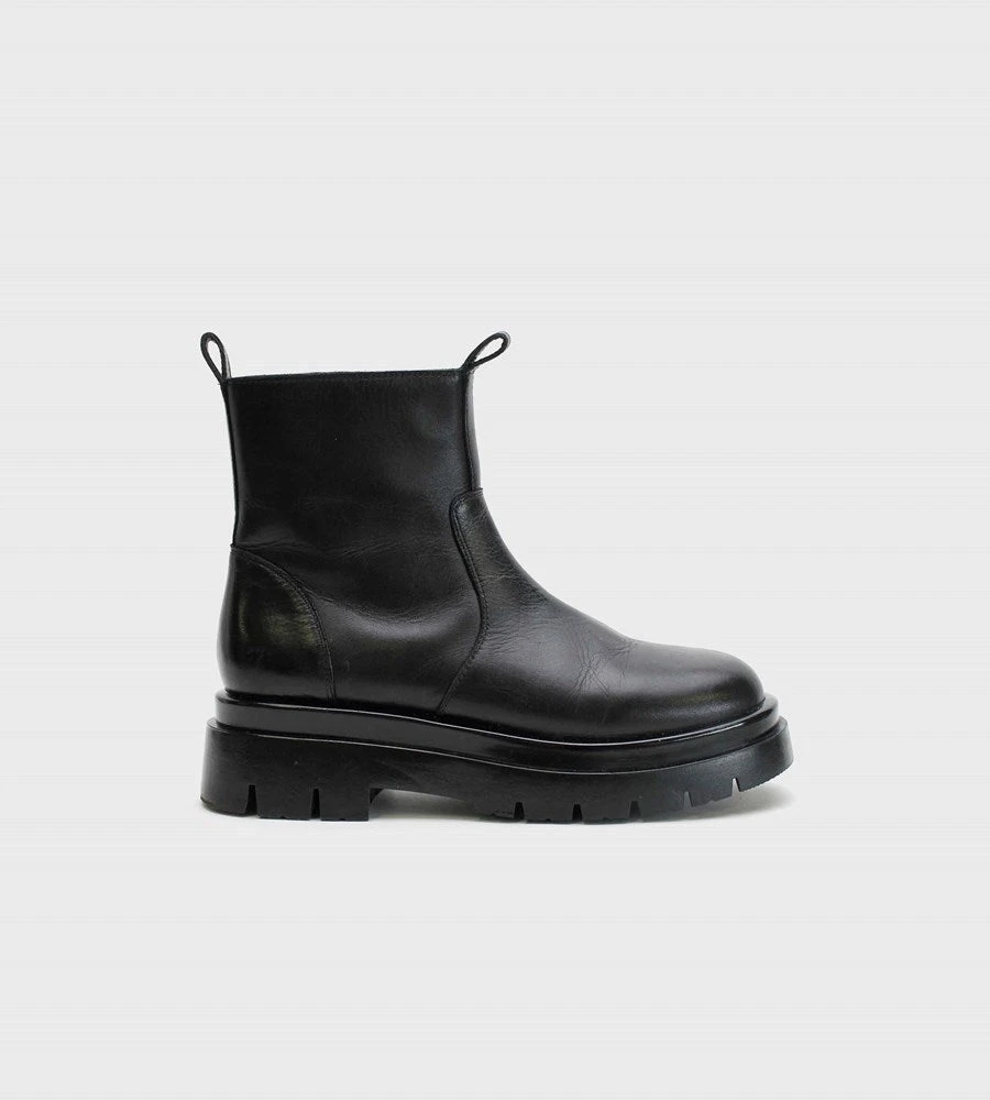 La Tribe | Yasmin Platform Boot | Black Fashion + Beauty