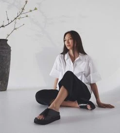 La Tribe | Zuki Slide | Shiny Black