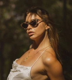 Fashion + Beauty Luv Lou | The Harley | Cream Tort