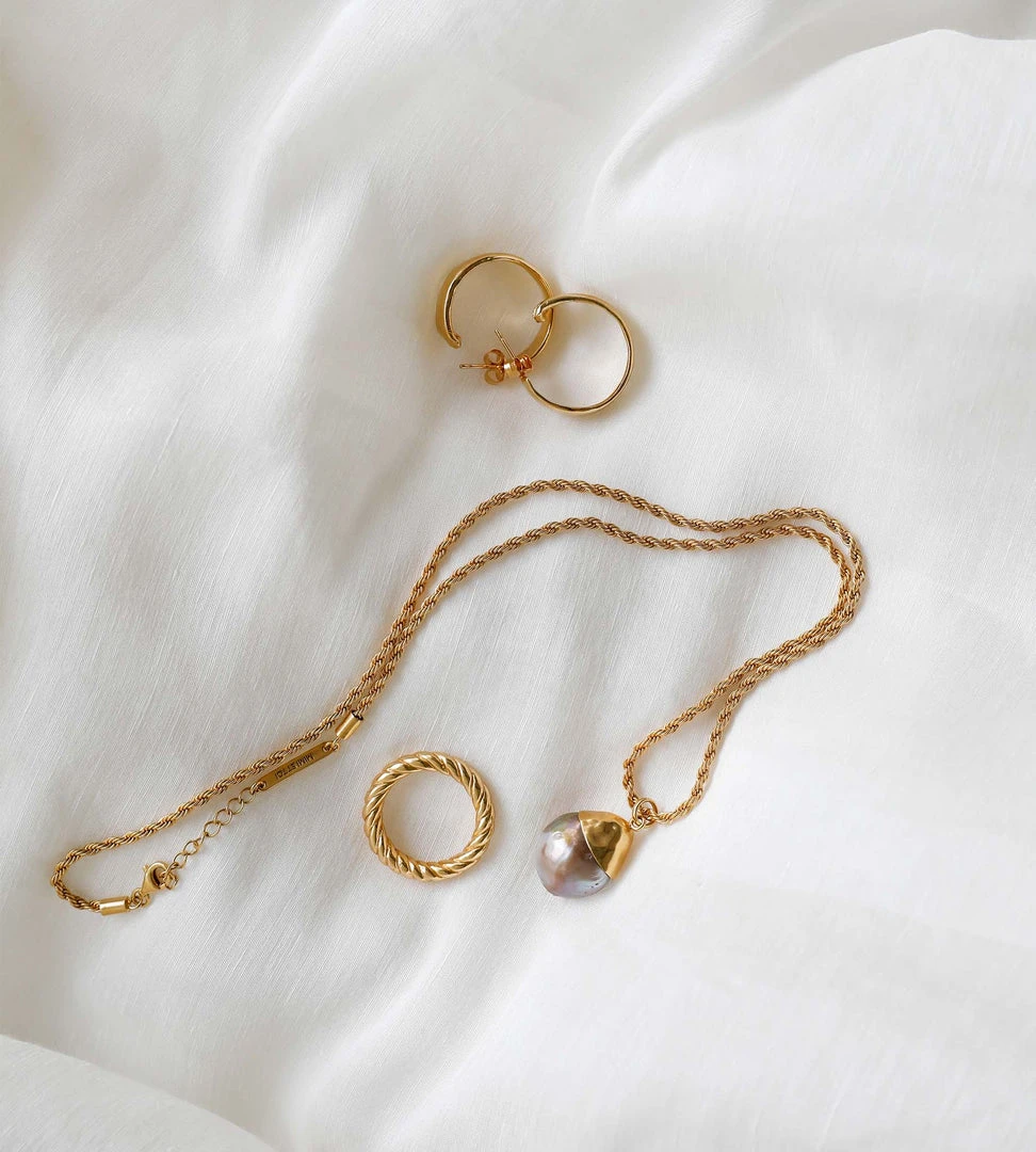 Fashion + Beauty Released From Love | Classic Hoops 009 | Gold Vermeil