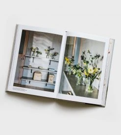 Publishers Distribution Ltd Homewares Simplicity At Home | Japanese Rituals, Recipes And Arrangements For Thoughtful Living | By Yumiko Sekine