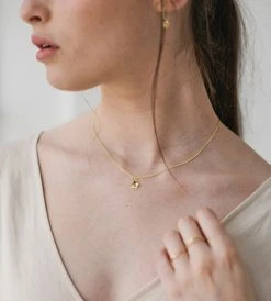 Fashion + Beauty Sophie | Daisy Day Necklace