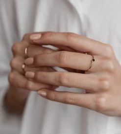 Sophie | Mini Rock Ring Black | Gold Fashion + Beauty