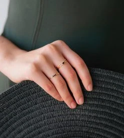 Fashion + Beauty Sophie | Three Rock Ring Black | Gold