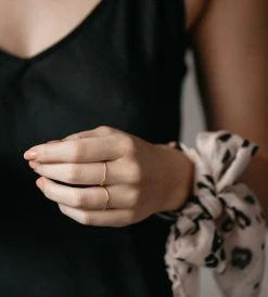 Sophie | Twist Band | Gold