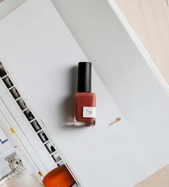 Sundays | Non Toxic Nail Polish | Baked Clay Red No. 25