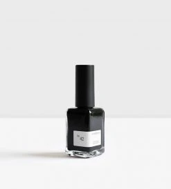 Sundays | Non Toxic Nail Polish | Onyx Black No. 42 Fashion + Beauty