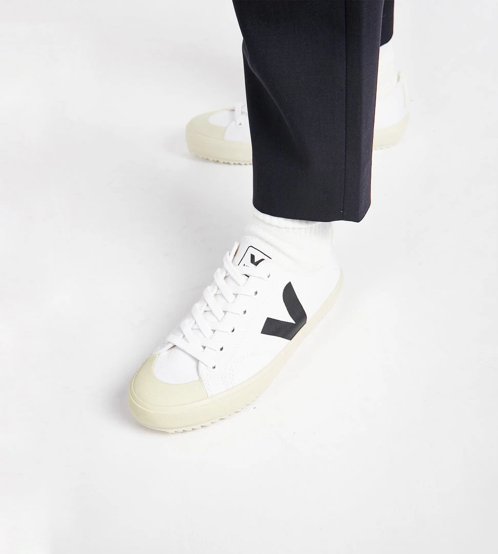 Veja | Campo Chromefree Leather Sneaker | Men's | Extra White Black Fashion + Beauty