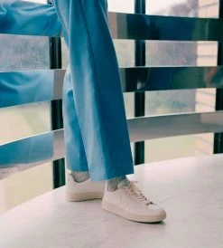 Veja | V12 Leather Sneaker | Extra White